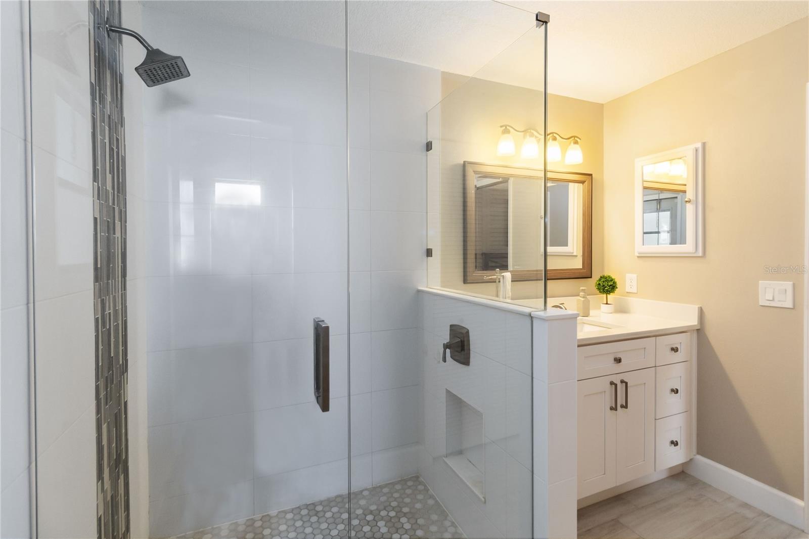 Image 12 of 28 For 625 Newport Avenue