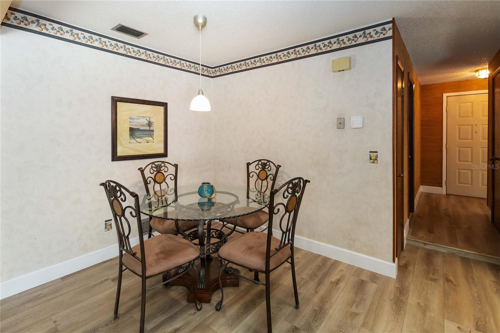 Image 16 of 28 For 625 Newport Avenue