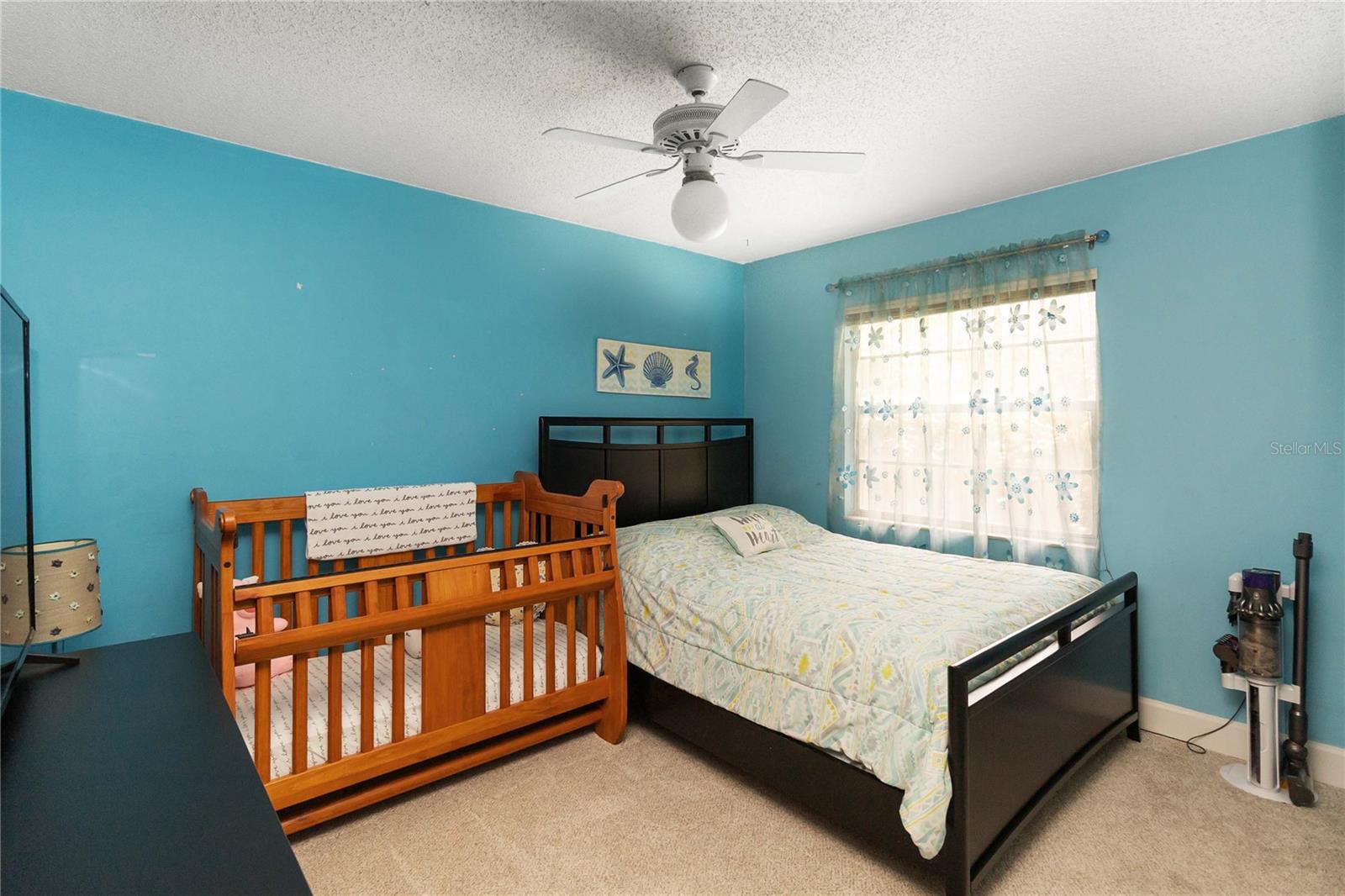 Image 21 of 28 For 625 Newport Avenue