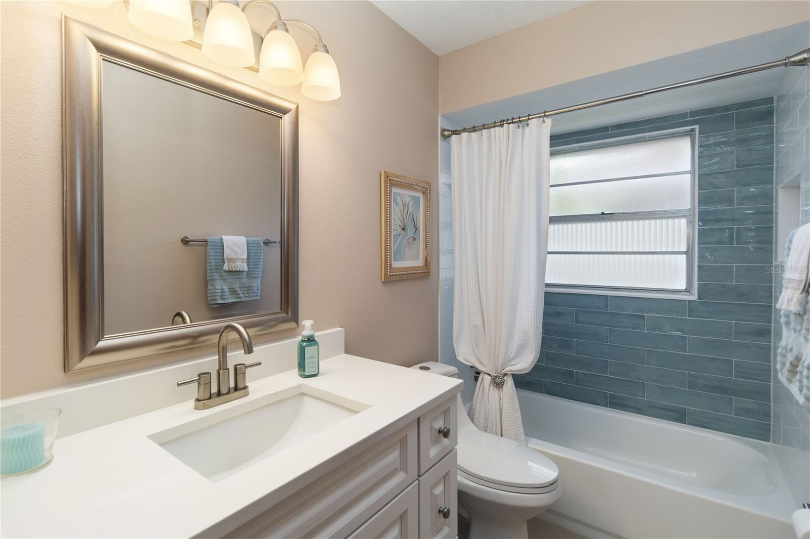Image 22 of 28 For 625 Newport Avenue