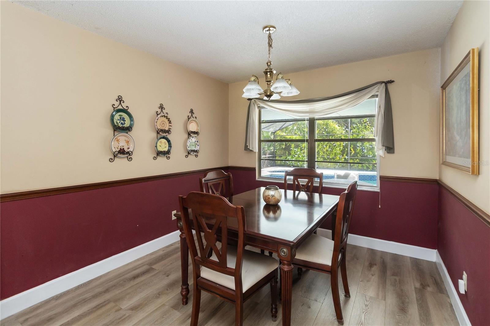 Image 9 of 28 For 625 Newport Avenue