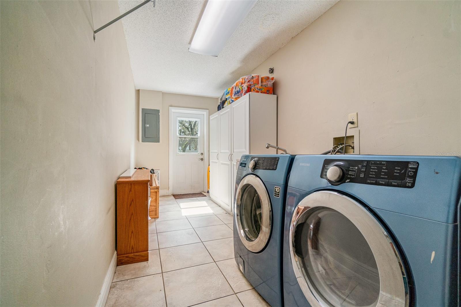 Image 27 of 35 For 8107 Steeplechase Boulevard