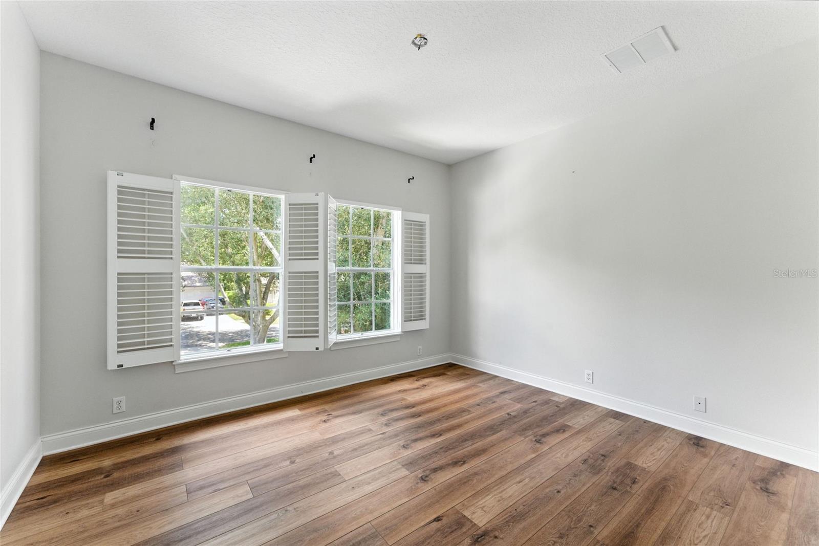 Image 33 of 52 For 8555 Bowden Way