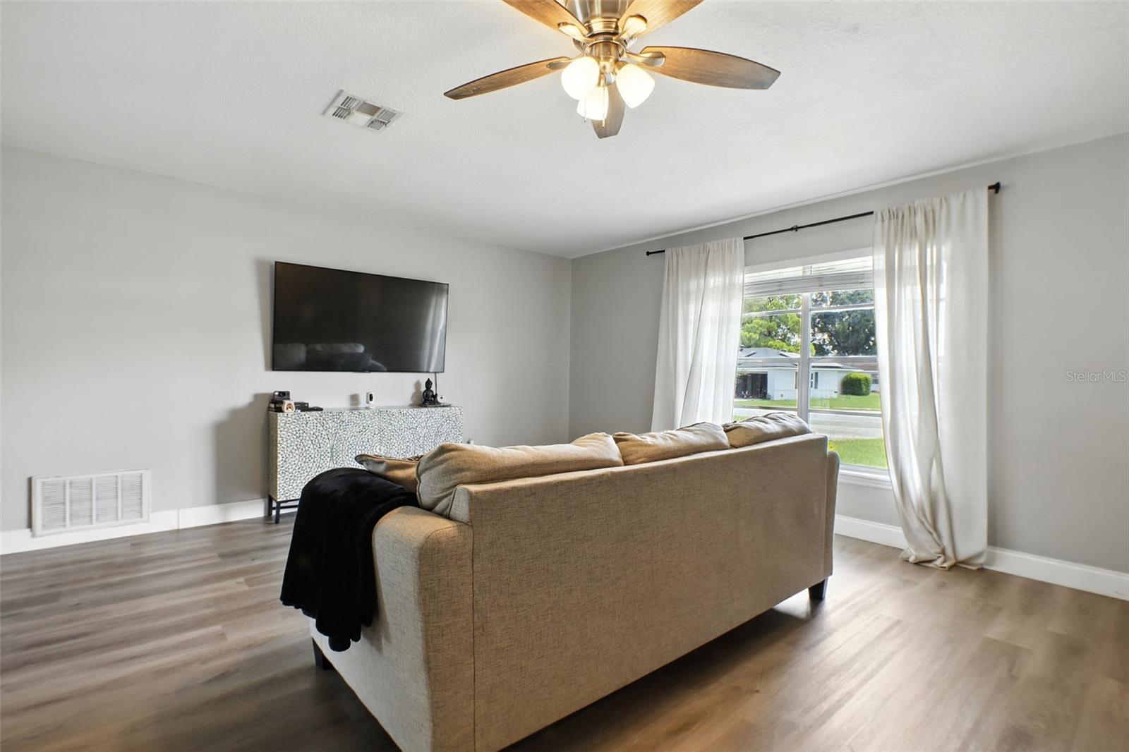 Image 3 of 26 For 1218 Bailey Avenue