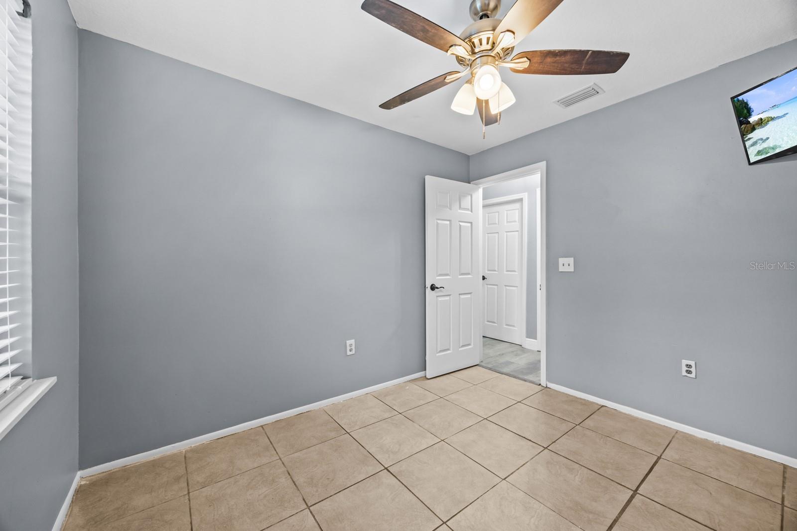 Image 14 of 49 For 1131 Carlson Drive