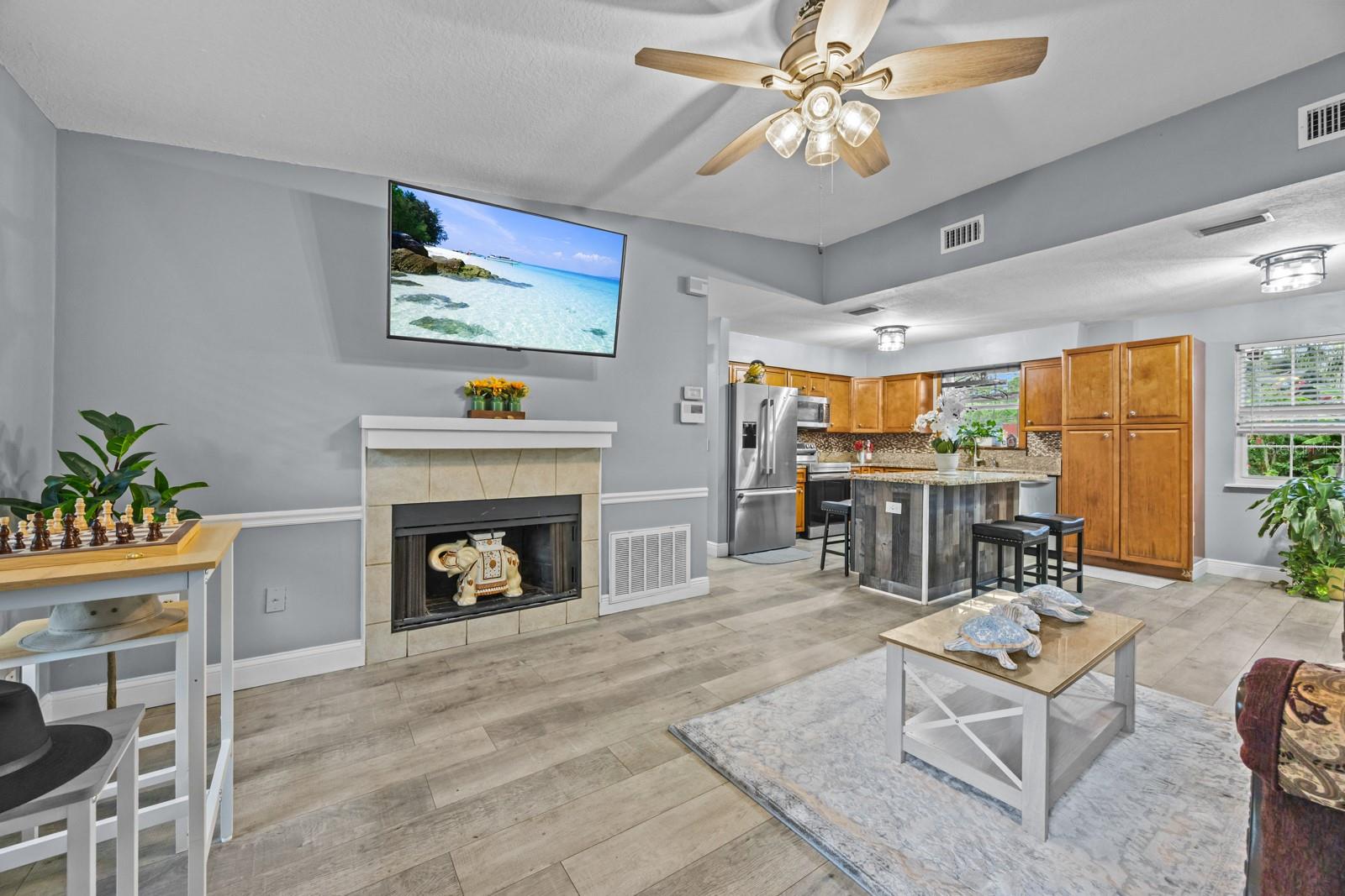 Image 4 of 49 For 1131 Carlson Drive