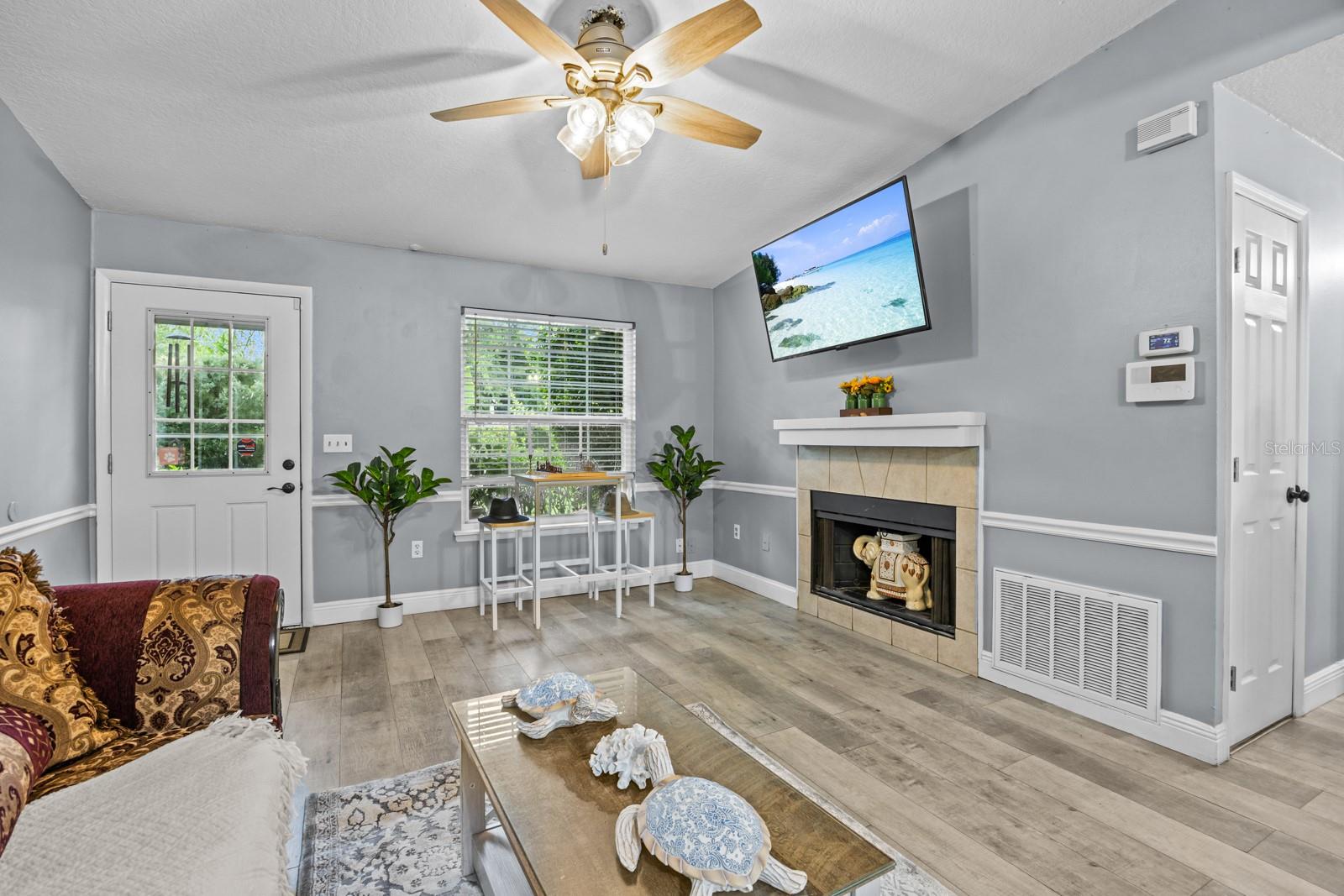 Image 5 of 49 For 1131 Carlson Drive