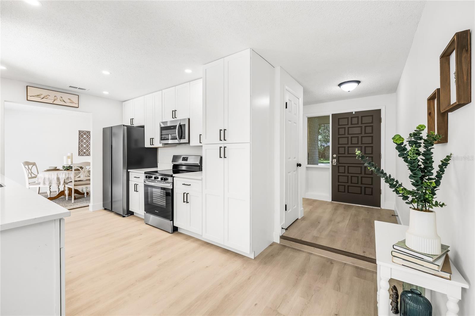 Image 18 of 47 For 180 Broadmoor Road