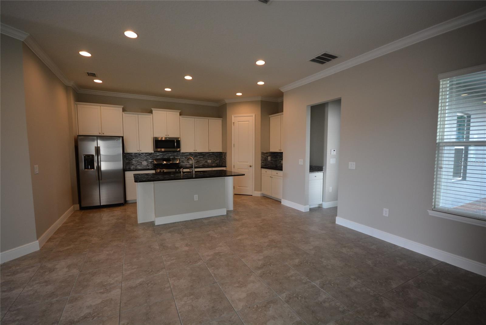Image 12 of 40 For 15513 Honey Mandarin Way