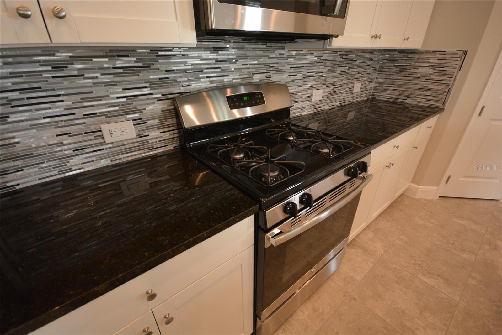 Image 8 of 40 For 15513 Honey Mandarin Way