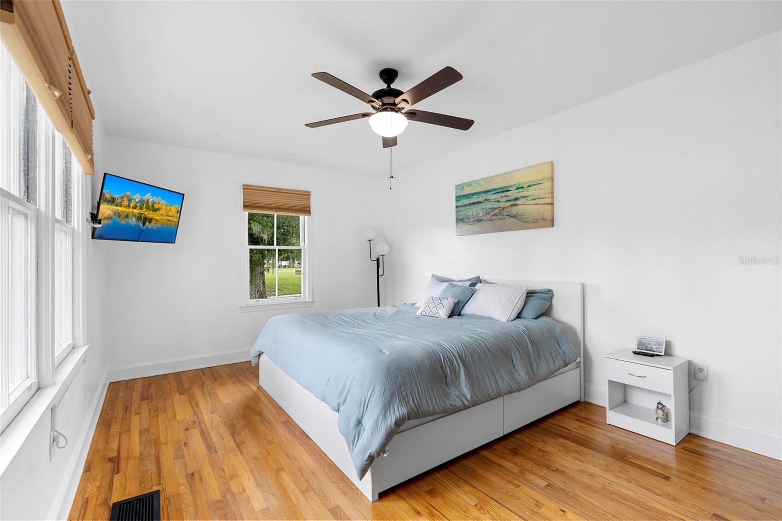 Image 49 of 62 For 232 17th Street
