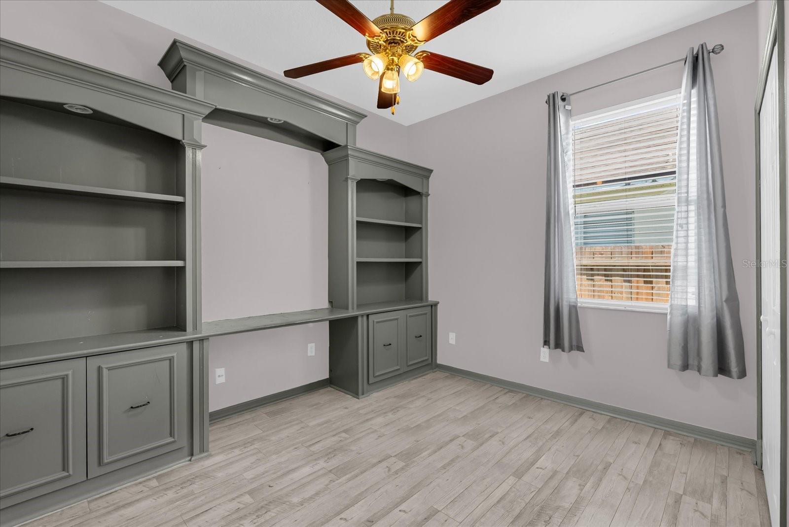 Image 11 of 30 For 4558 Redmond Place