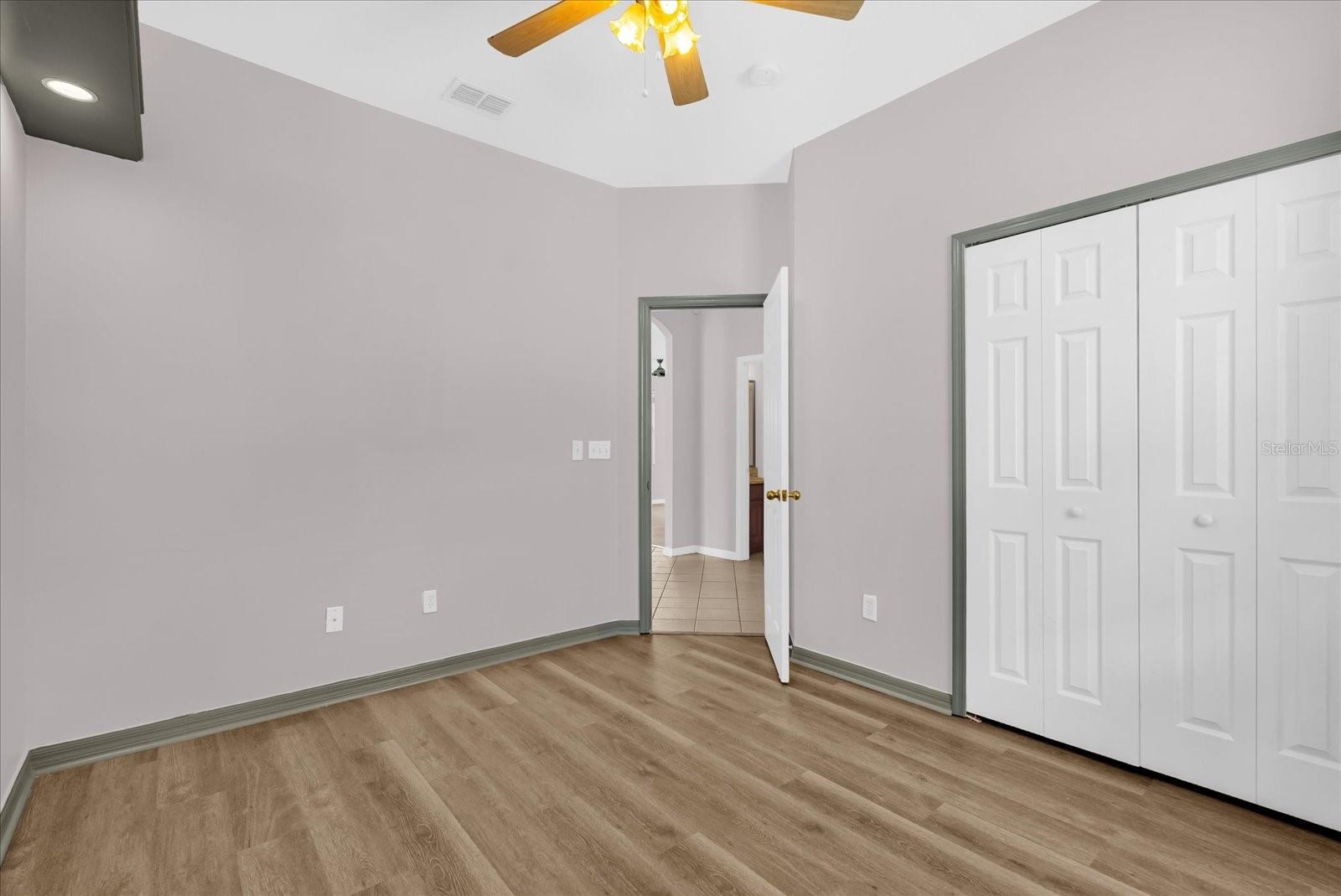 Image 14 of 30 For 4558 Redmond Place
