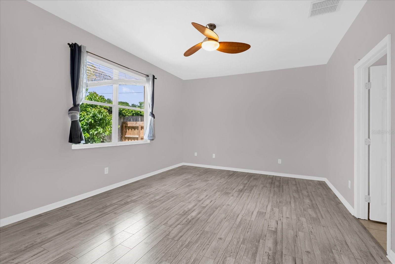 Image 16 of 30 For 4558 Redmond Place