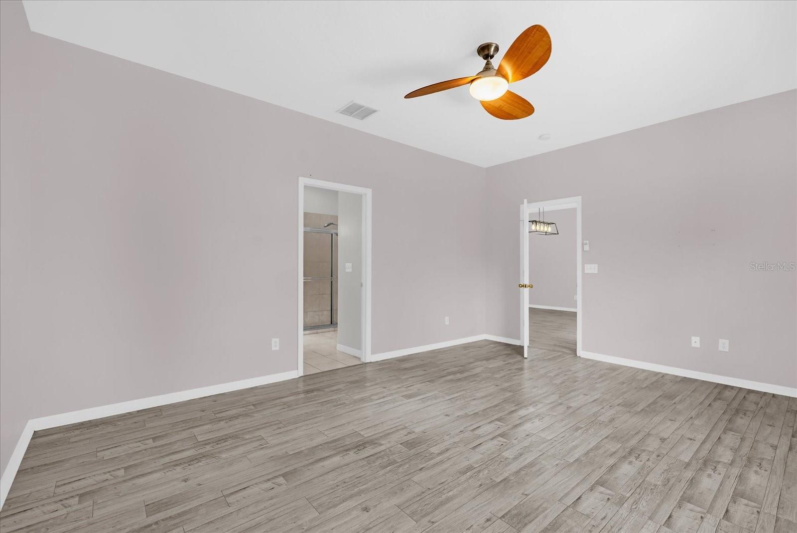 Image 17 of 30 For 4558 Redmond Place