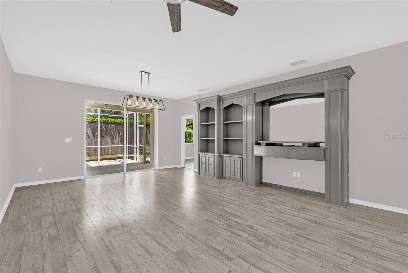 Image 3 of 30 For 4558 Redmond Place