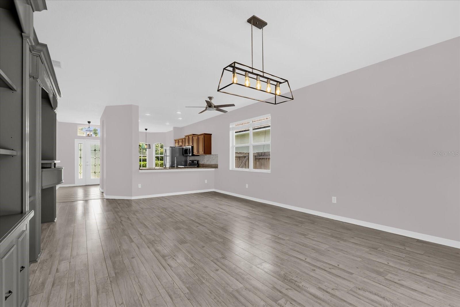 Image 5 of 30 For 4558 Redmond Place