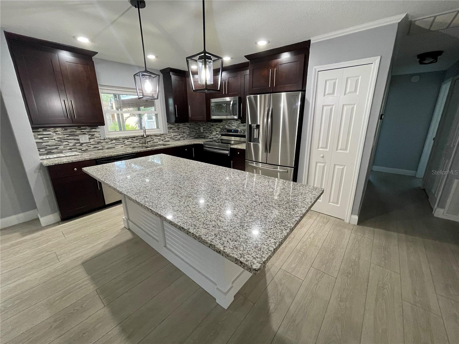 Image 4 of 12 For 1613 Sandpiper Trail