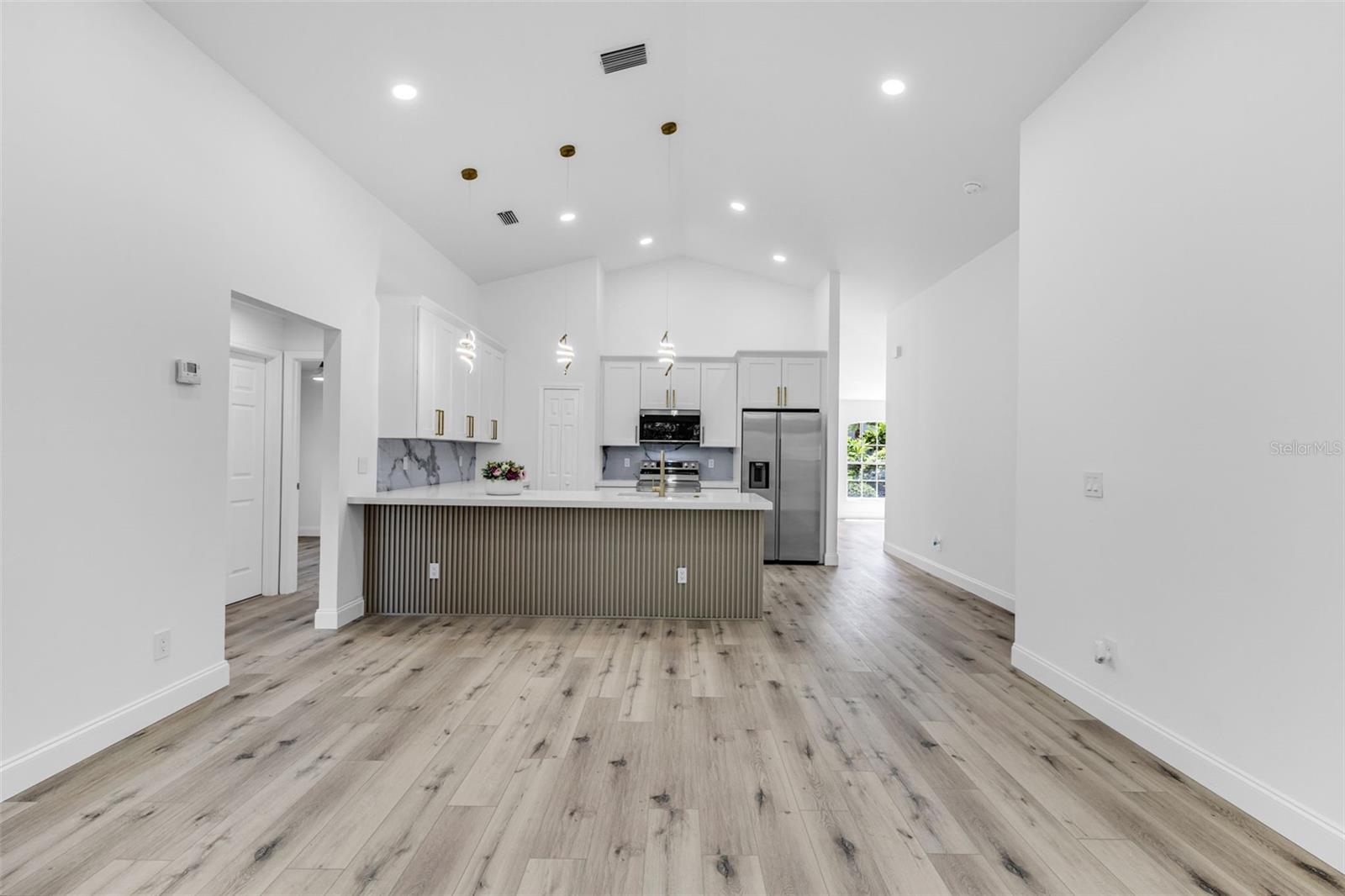 Image 12 of 46 For 1080 Rock Springs Drive