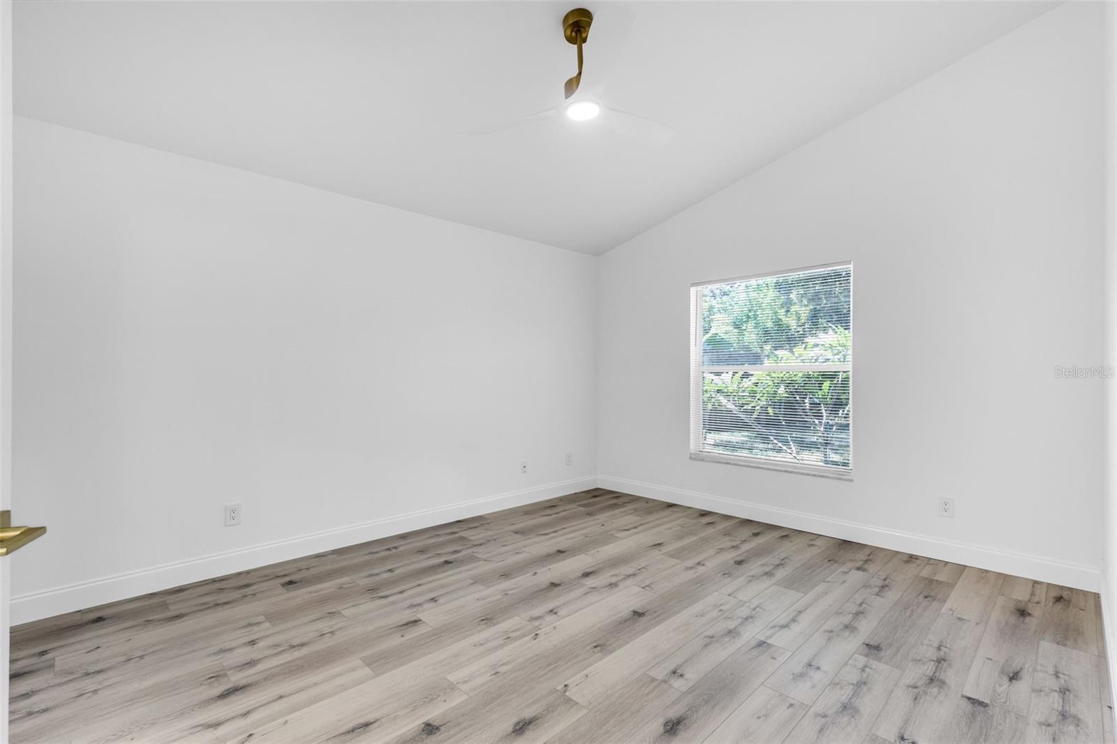 Image 21 of 46 For 1080 Rock Springs Drive