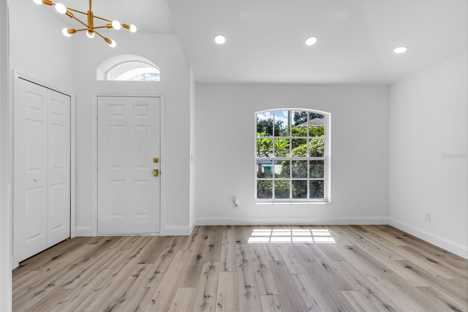 Image 5 of 46 For 1080 Rock Springs Drive