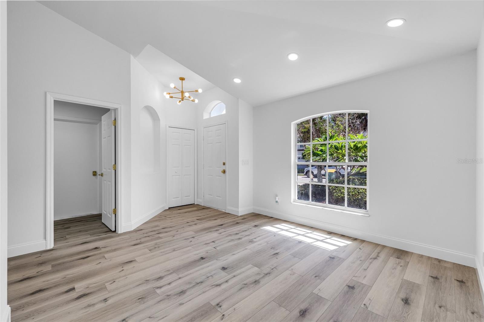 Image 6 of 46 For 1080 Rock Springs Drive