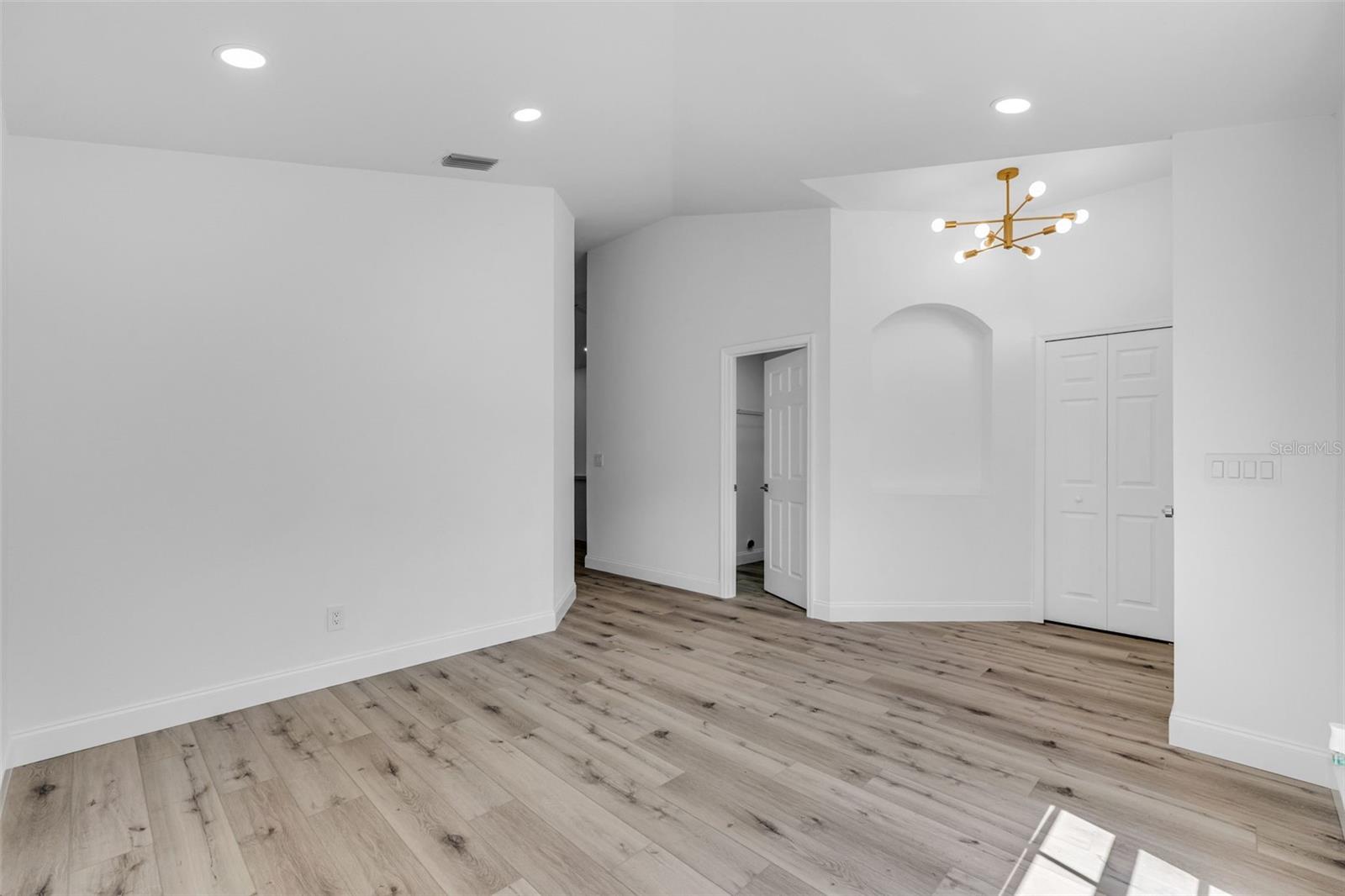 Image 8 of 46 For 1080 Rock Springs Drive