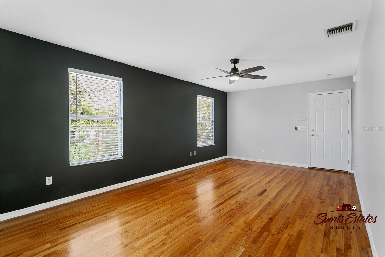 Image 3 of 9 For 627 Hyer Avenue