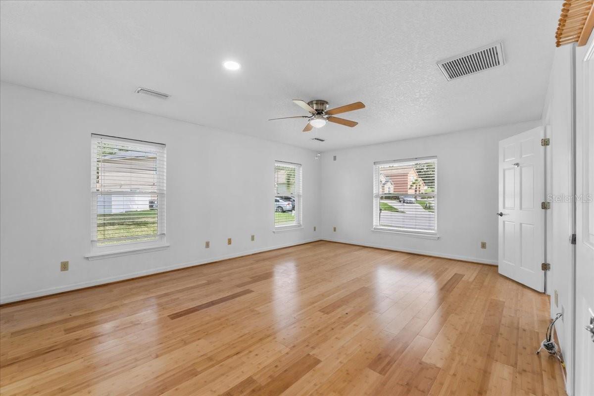 Image 10 of 29 For 7938 Riffle Ln
