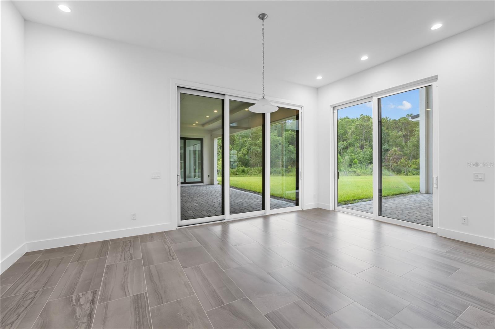 Image 12 of 61 For 9847 Laurel Berry Drive