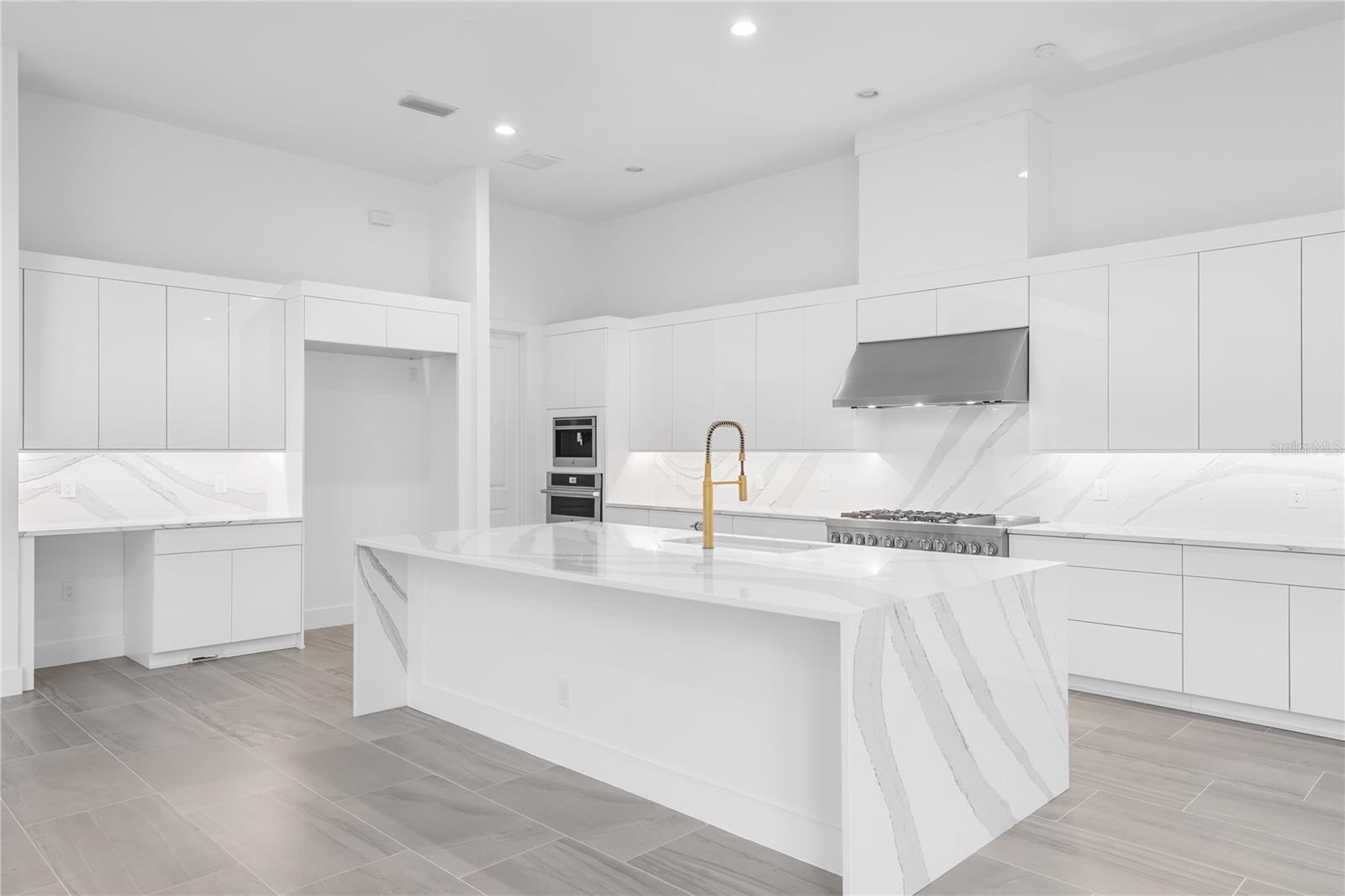Image 13 of 61 For 9847 Laurel Berry Drive