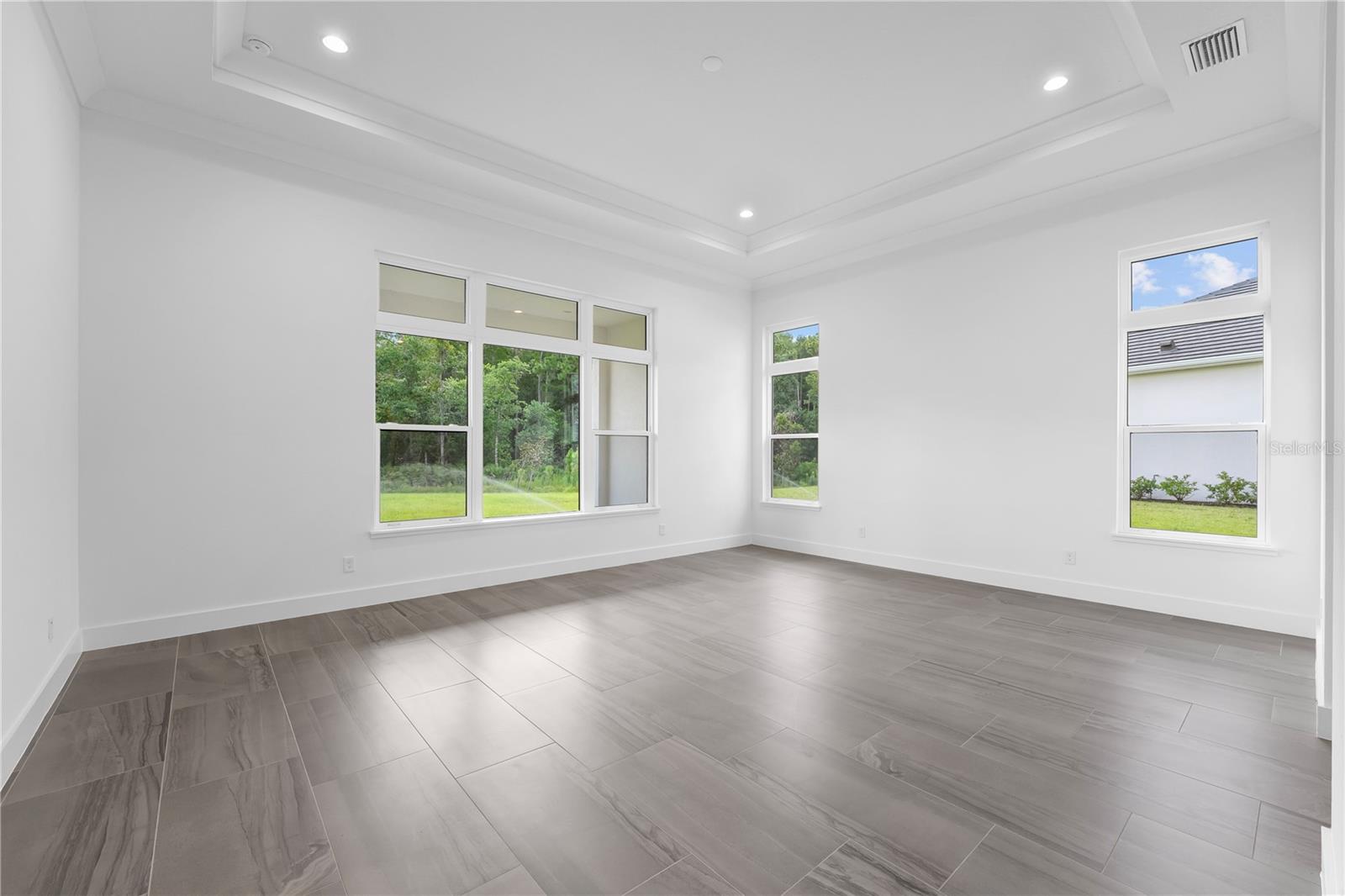 Image 18 of 61 For 9847 Laurel Berry Drive