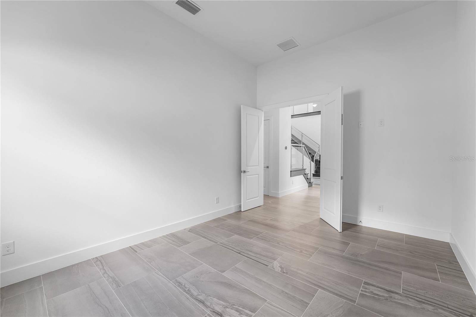 Image 28 of 61 For 9847 Laurel Berry Drive