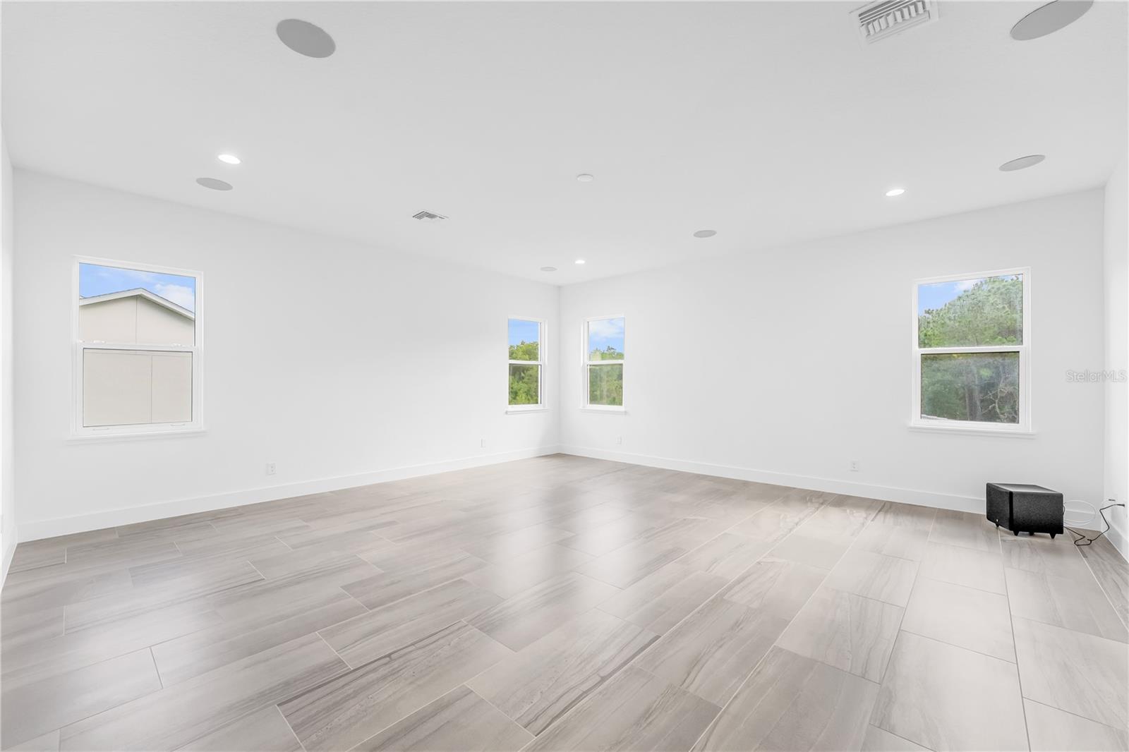Image 30 of 61 For 9847 Laurel Berry Drive
