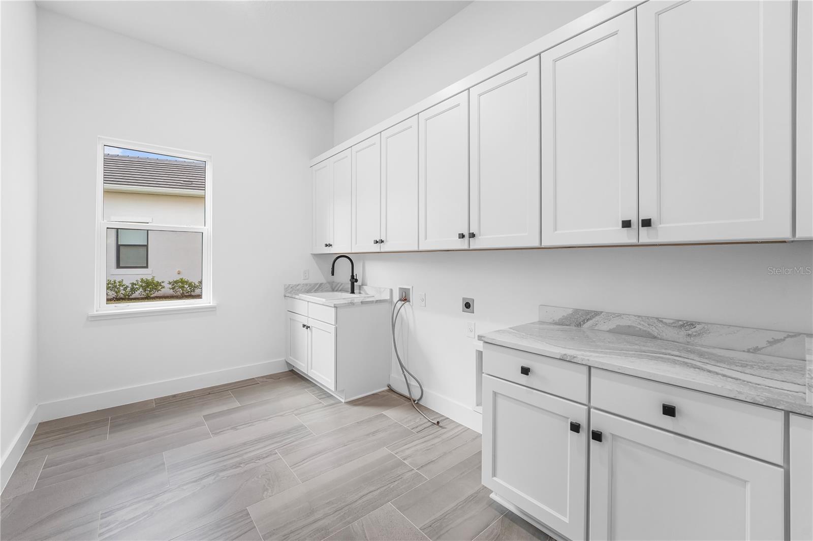 Image 32 of 61 For 9847 Laurel Berry Drive