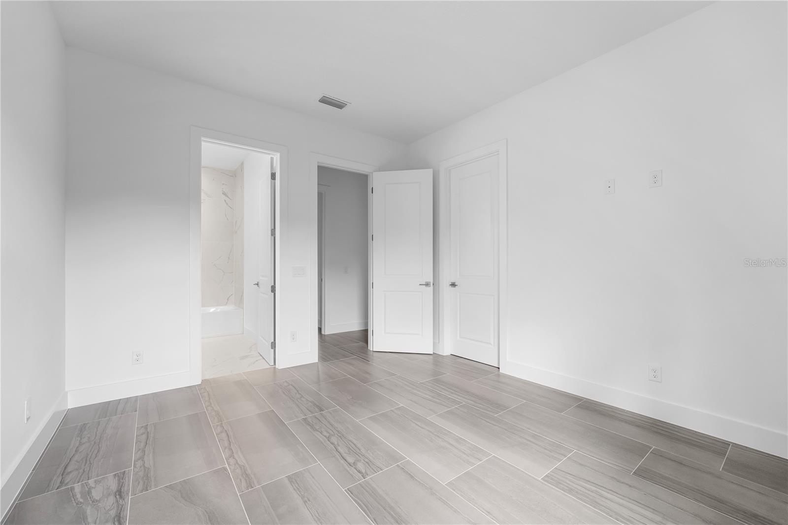 Image 37 of 61 For 9847 Laurel Berry Drive