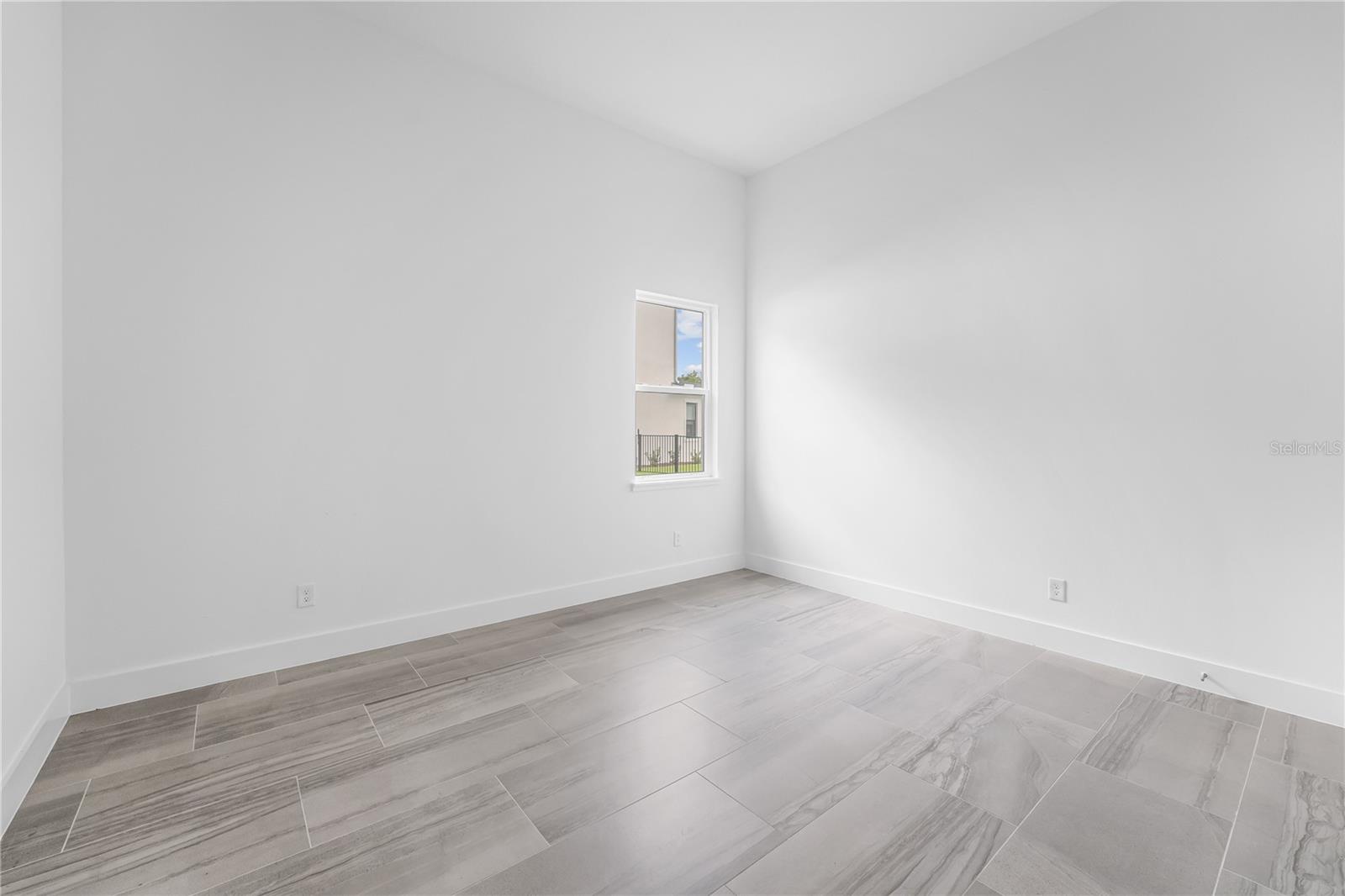 Image 42 of 61 For 9847 Laurel Berry Drive
