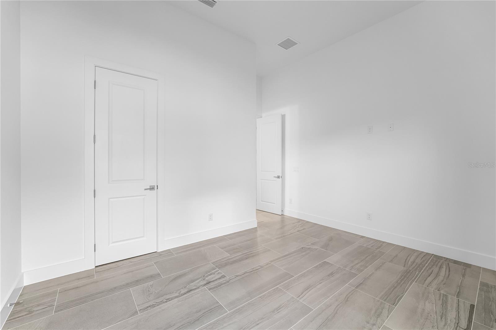 Image 43 of 61 For 9847 Laurel Berry Drive