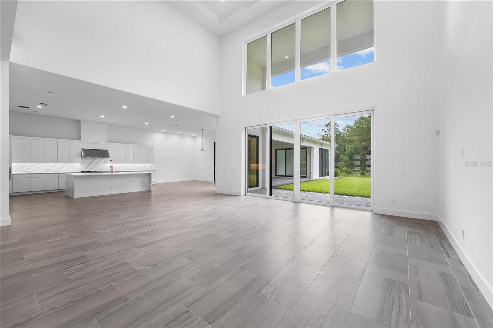Image 9 of 61 For 9847 Laurel Berry Drive