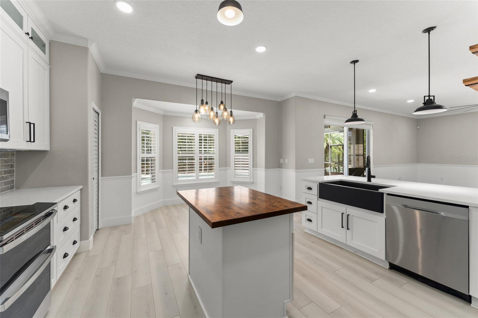 Image 12 of 48 For 2609 Lakemoor Drive