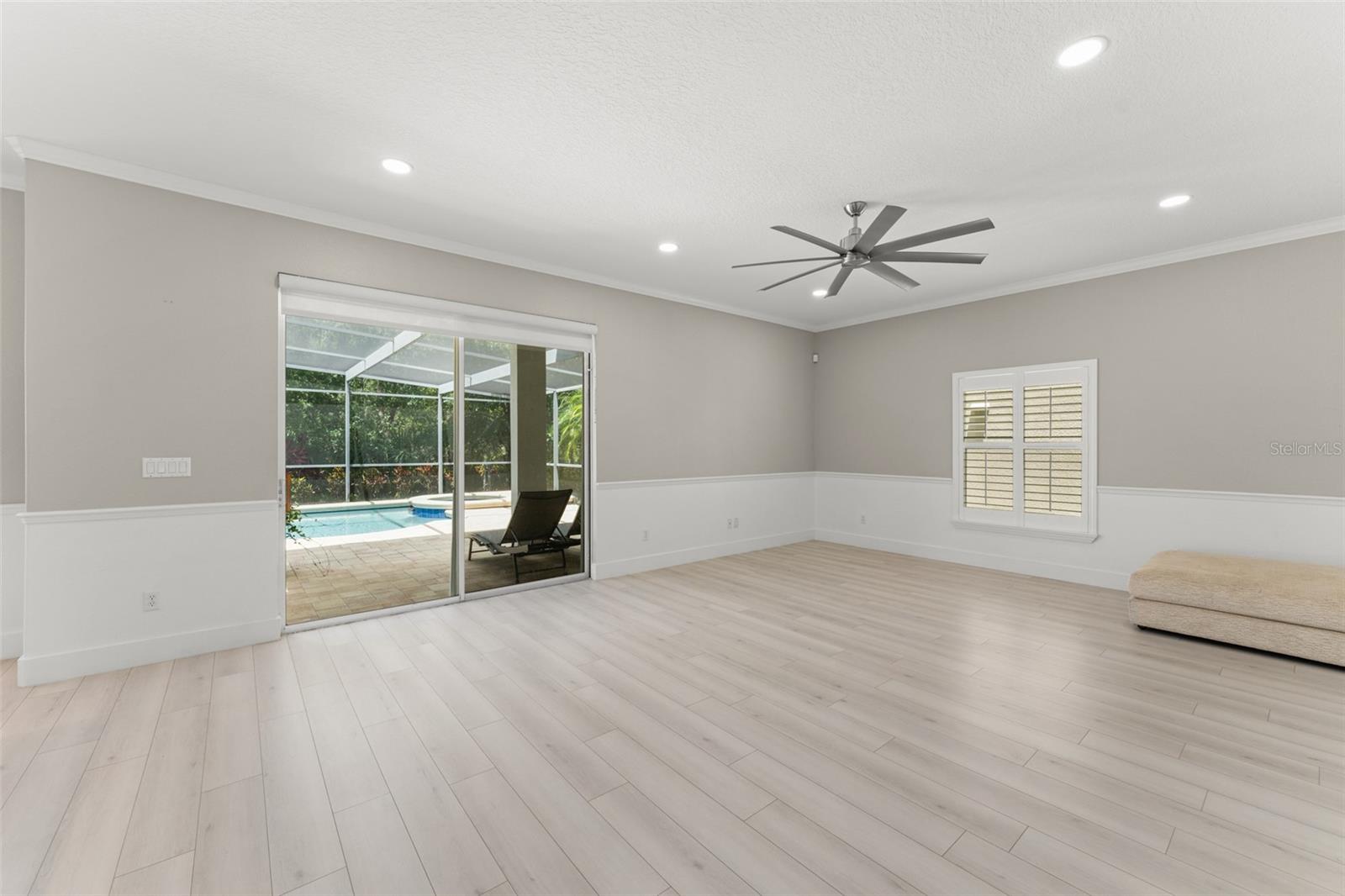 Image 15 of 48 For 2609 Lakemoor Drive