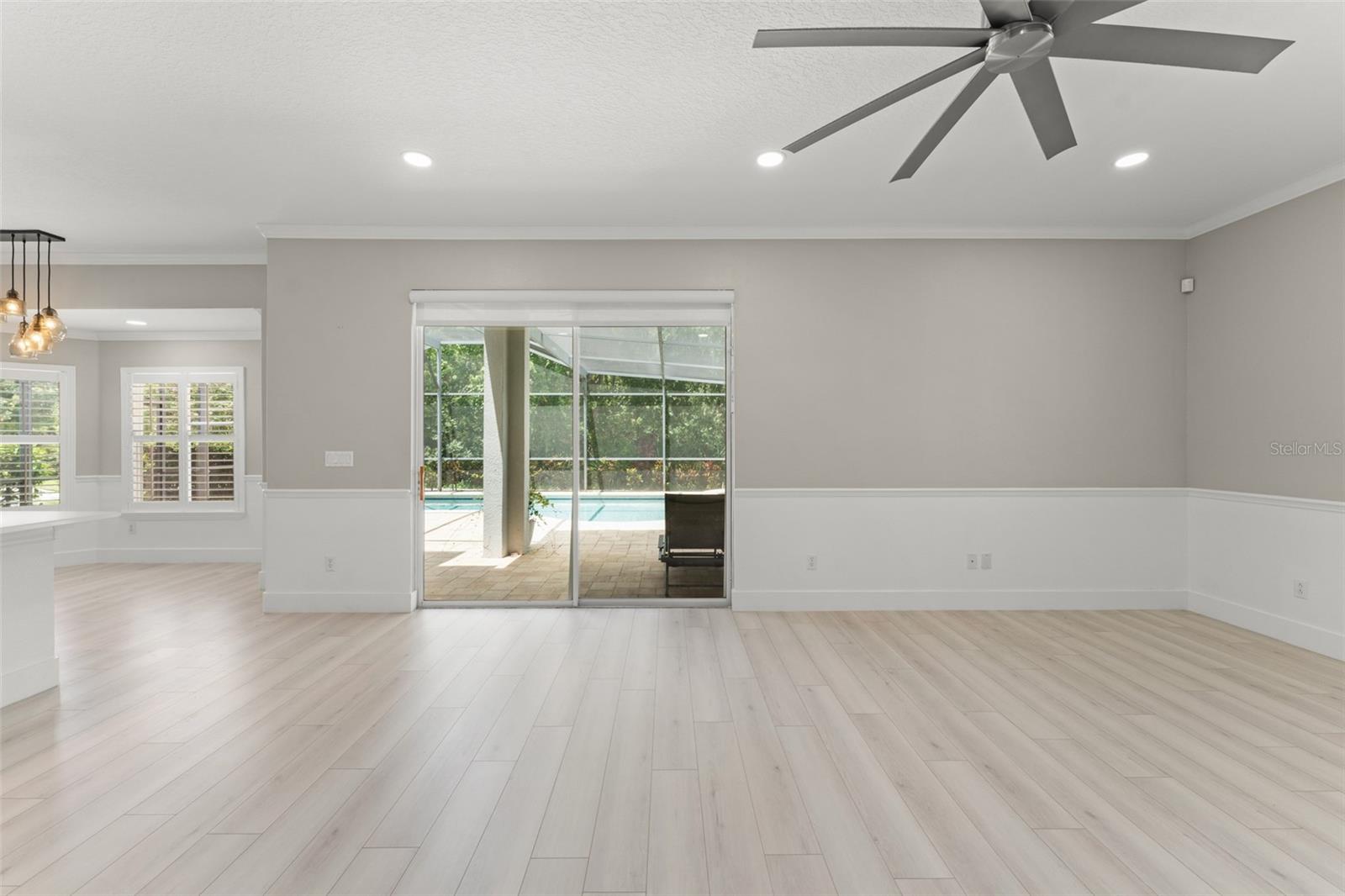 Image 16 of 48 For 2609 Lakemoor Drive