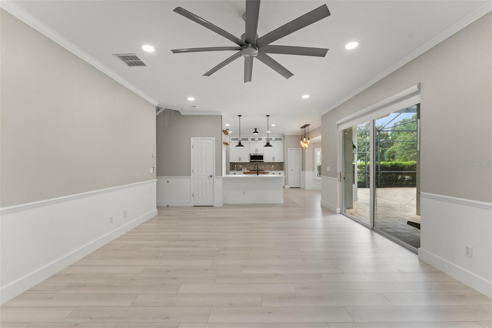 Image 18 of 48 For 2609 Lakemoor Drive