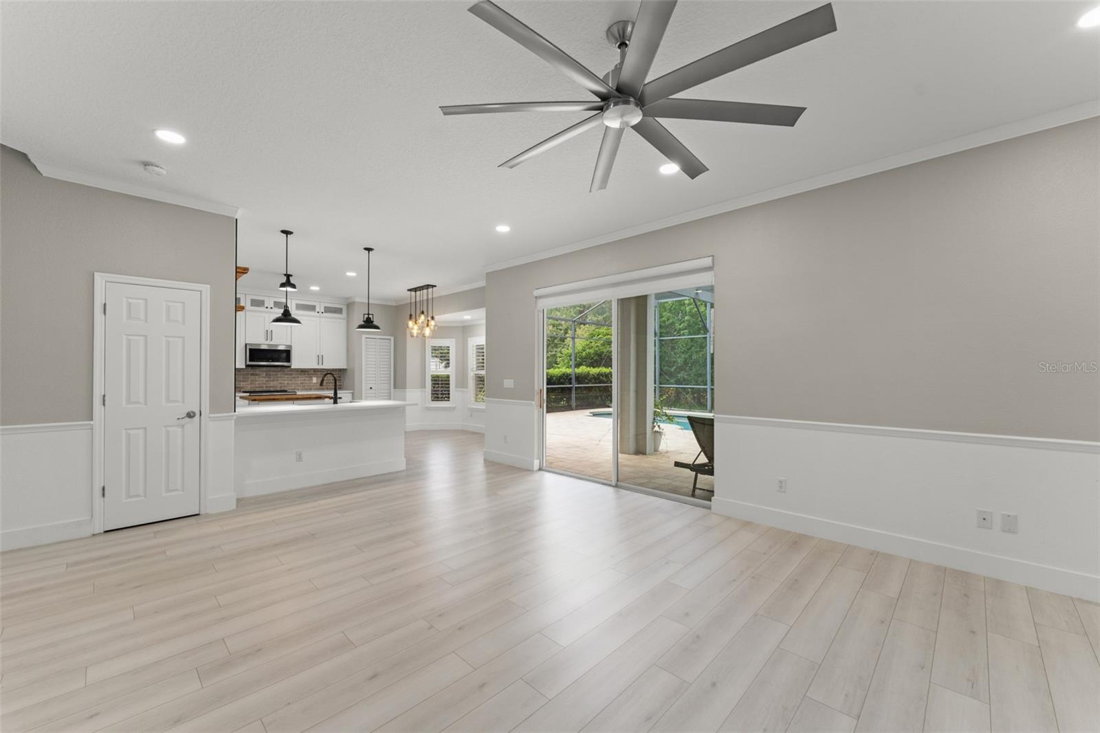 Image 19 of 48 For 2609 Lakemoor Drive