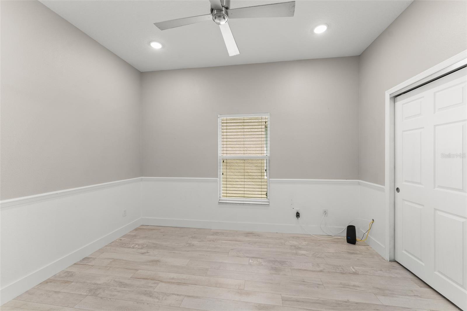 Image 20 of 48 For 2609 Lakemoor Drive