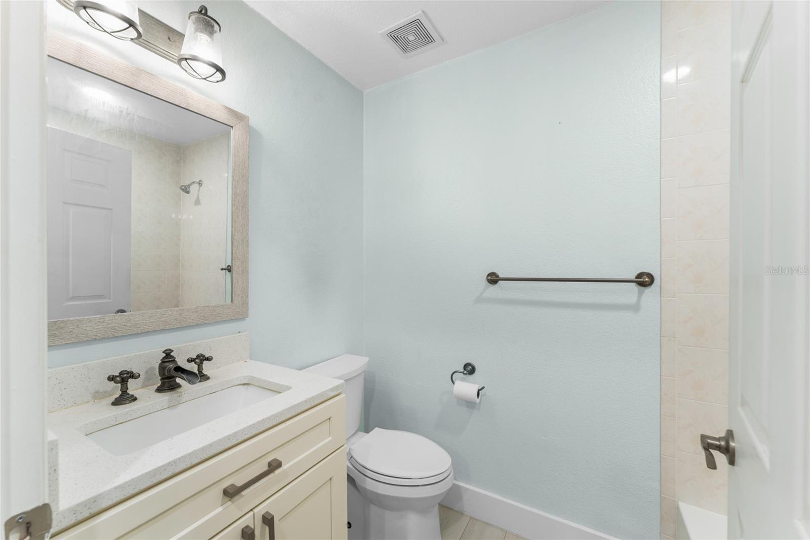 Image 23 of 48 For 2609 Lakemoor Drive