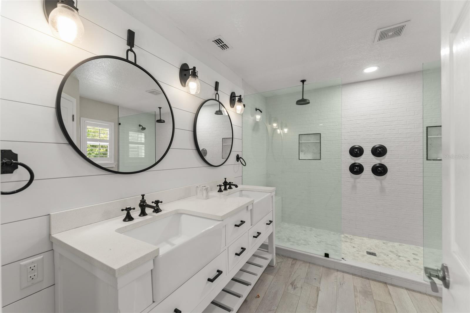 Image 38 of 48 For 2609 Lakemoor Drive