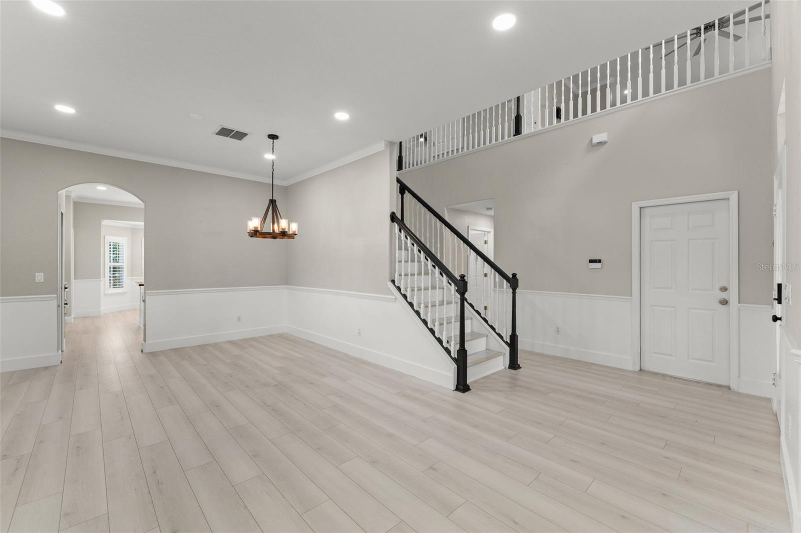 Image 7 of 48 For 2609 Lakemoor Drive