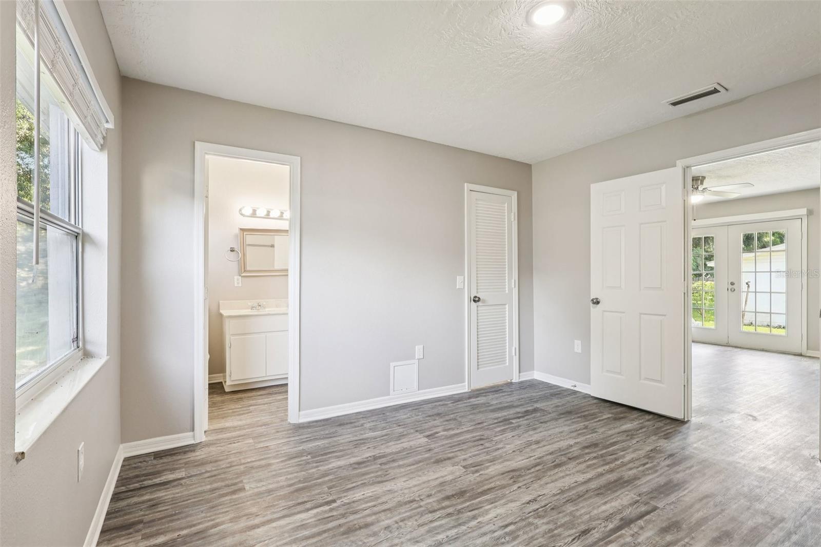 Image 18 of 32 For 1324 3rd Street Ne