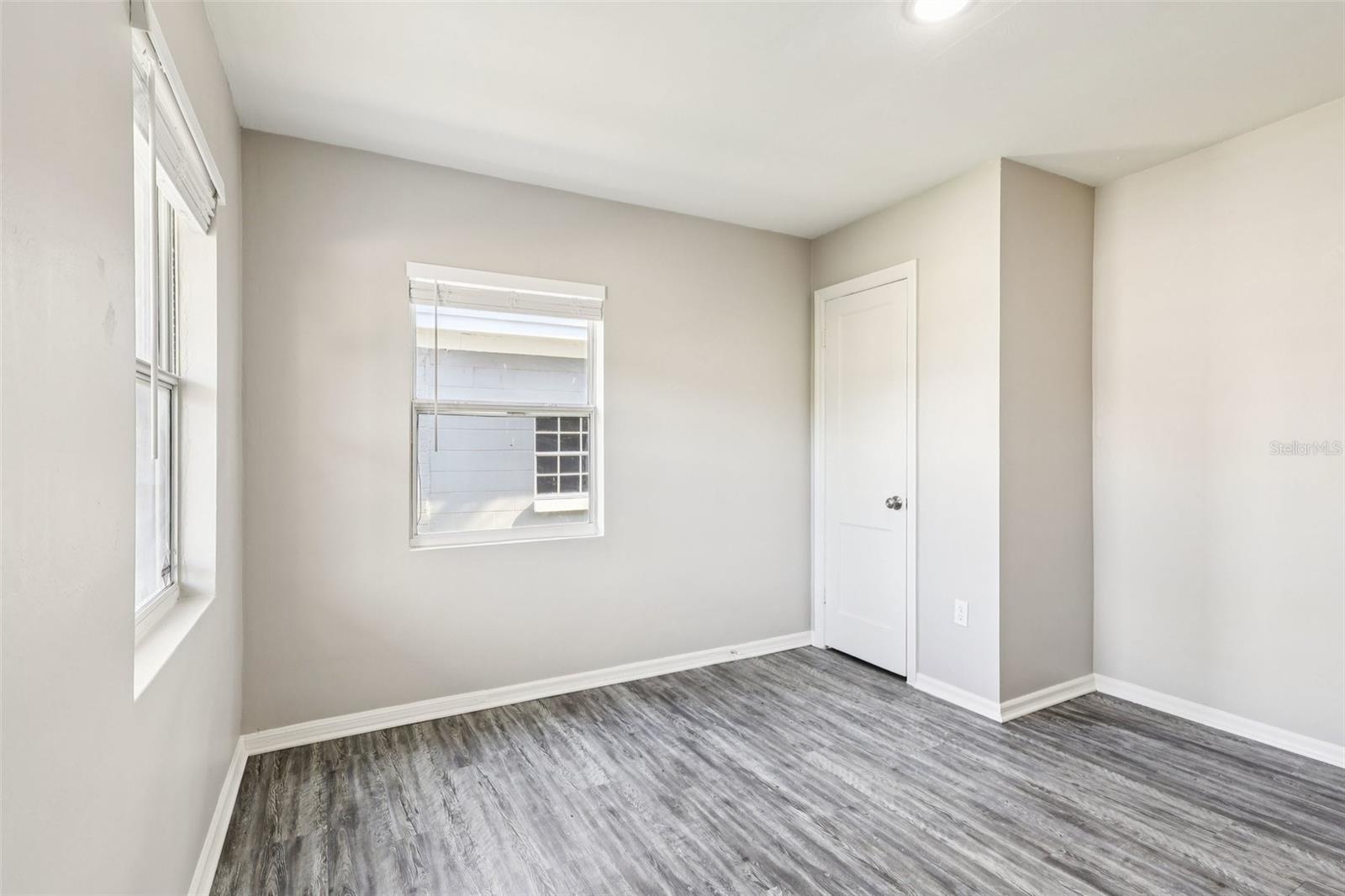 Image 22 of 32 For 1324 3rd Street Ne
